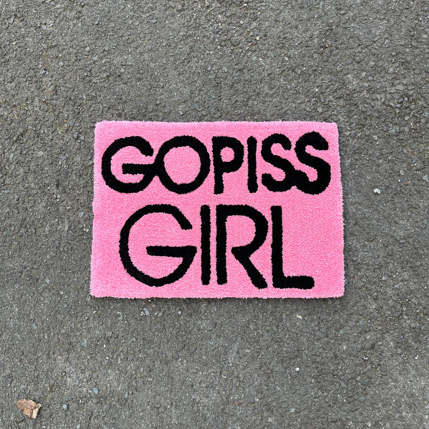 GO PISS GIRL Teppich